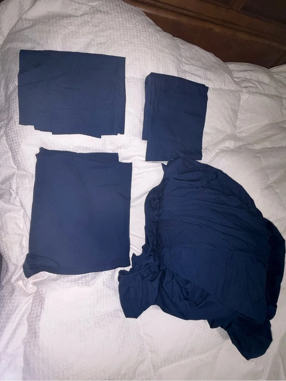 Like new Lauren Ralph Lauren KING 4Pc  Sheet Set Navy blue